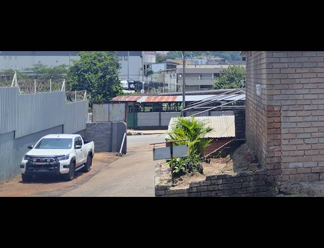 1,230M² BUILDING FOR SALE IN SONHEUWEL